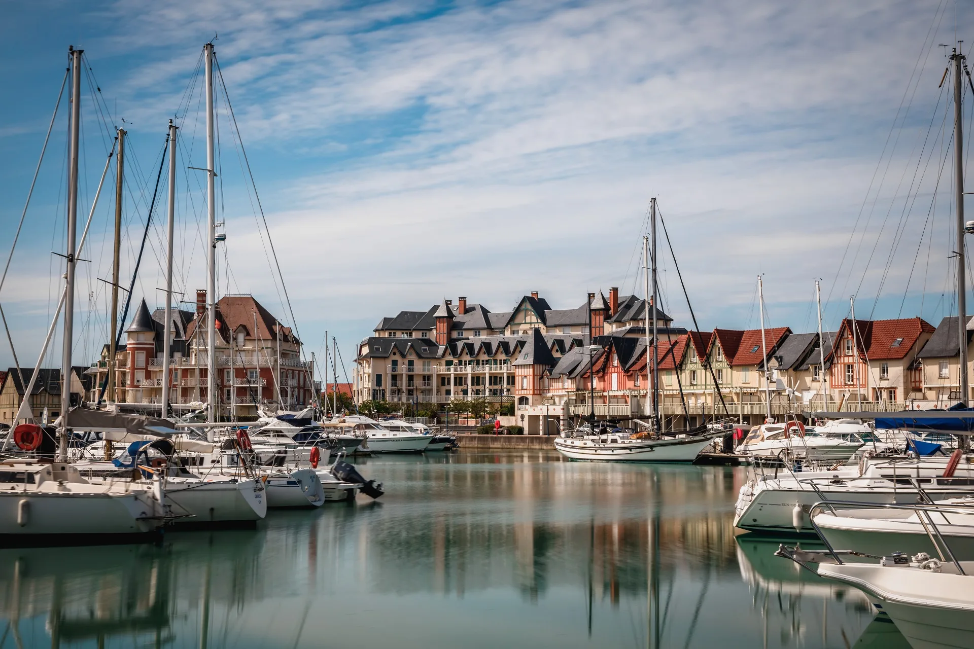 Le_port_de_Dives-sur-Mer__pres_de_Cabourg_et_Houlgate_-_Valentin_Pacaut_-_The_Explorers-calvados