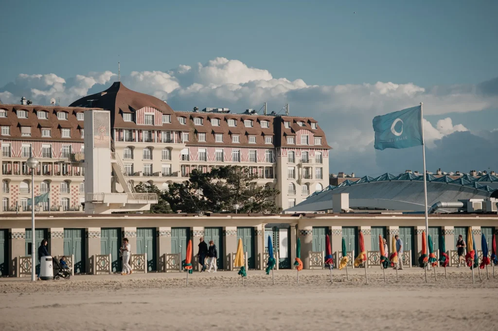 Plage_de_Deauville__les_Planches_-_Marie-Anais_Thierry-calvados