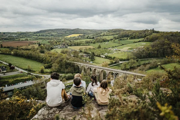 Vue_sur_le_viaduc_de_Clecy_en_Suisse_Normande Calvados