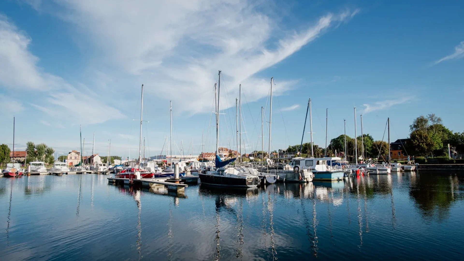 Port_de_Carentan._Une_aventure_a_velo_en_Normandie_avec_Matthieu_Tordeur
