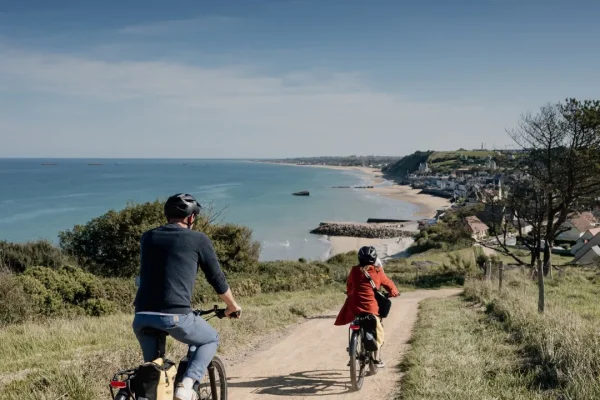 balade vélo vue sur arromanches