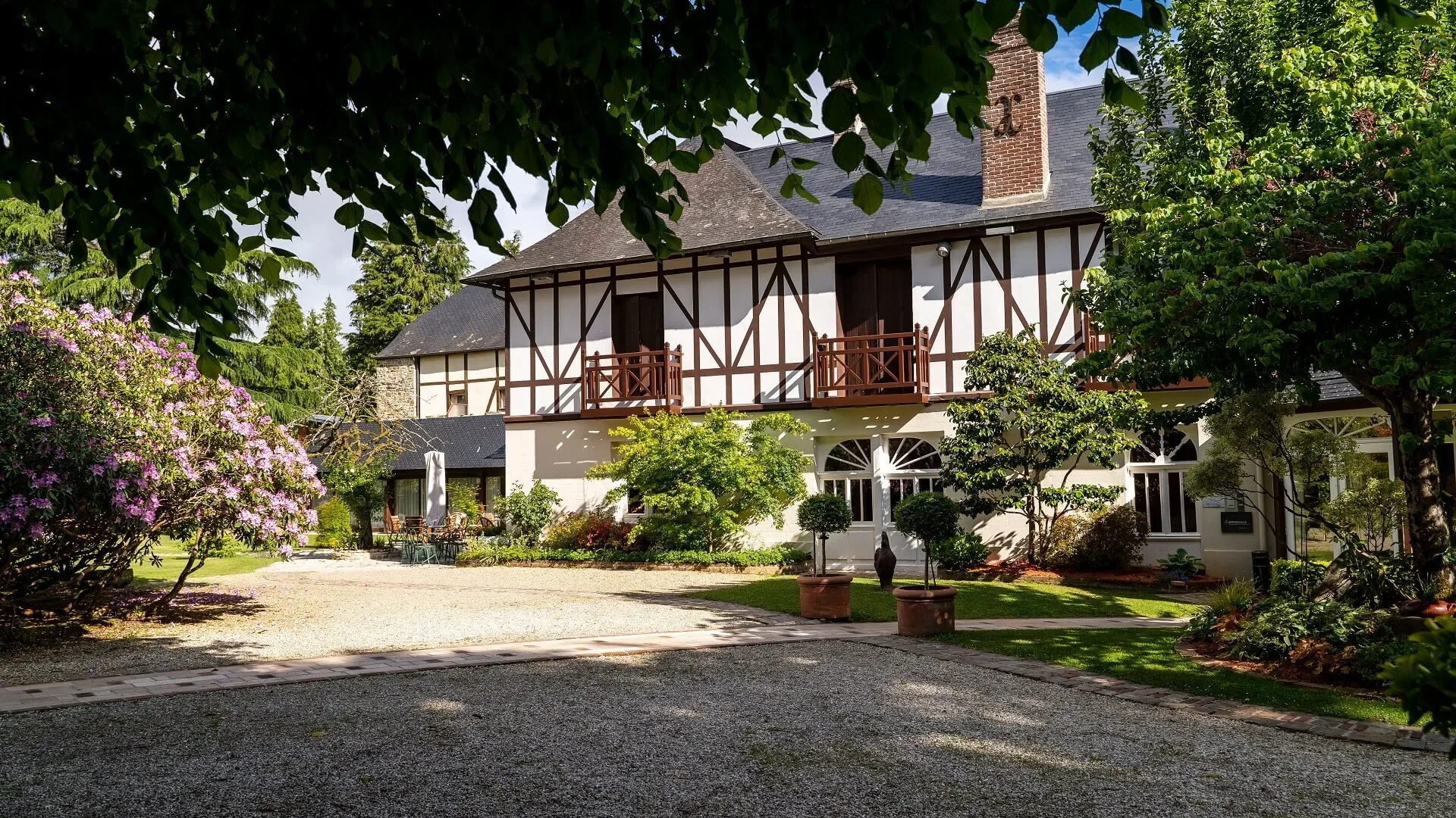 Bagnoles-de-l_Orne_Manoir_du_Lys_Hotel_Restaurant