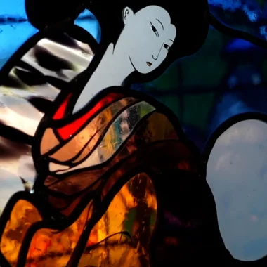 Avec l’Amande et l’Obsidienne, l’art du vitrail normand s’expose au Japon