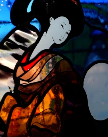 Avec l’Amande et l’Obsidienne, l’art du vitrail normand s’expose au Japon