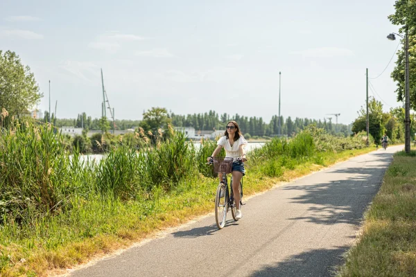 Caen sortie sur les quais à vélo