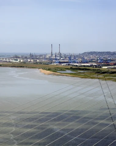 Vue aérienne du Pont de Normandie et du Havre