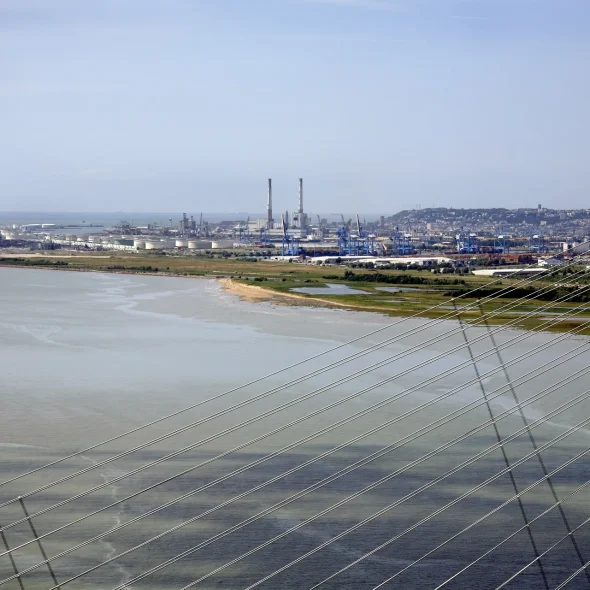 Vue aérienne du Pont de Normandie et du Havre