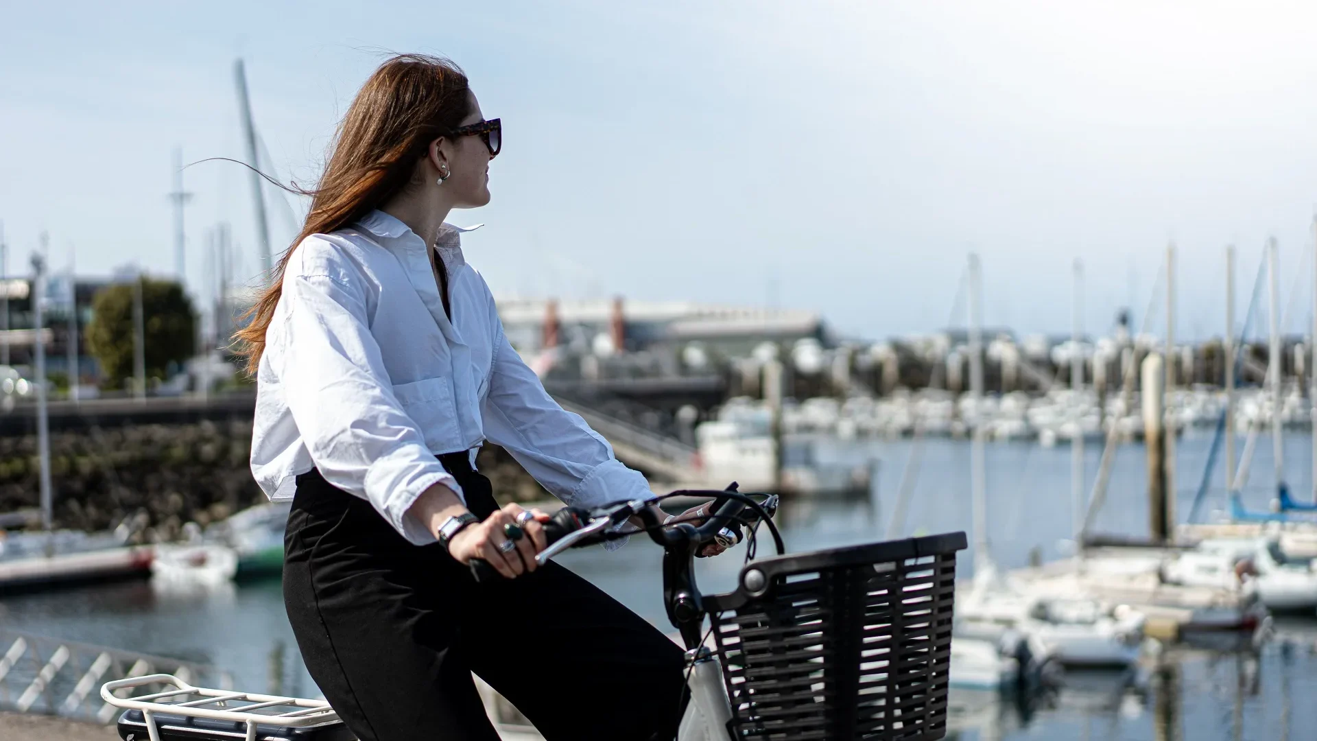 Cherbourg-balade à vélo sur le port