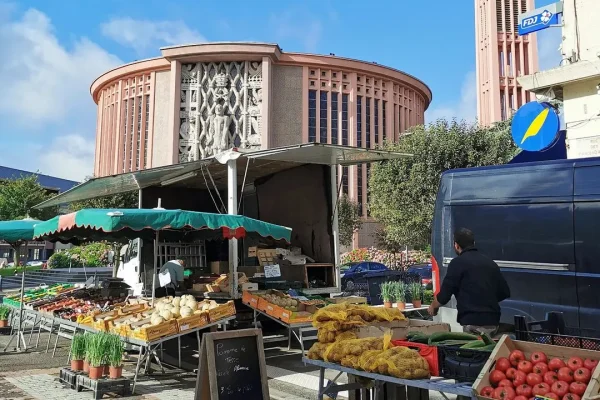 eglise et marché yvetot