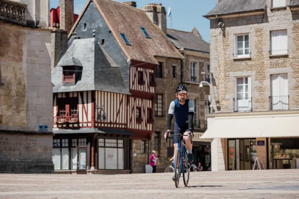 Dans_les_rues_d_Alencon._Une_aventure_a_velo_en_Normandie_avec_Matthieu_Tordeur Orne